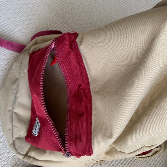 Hershel Supply Co. Backpack - Picture 3 of 5